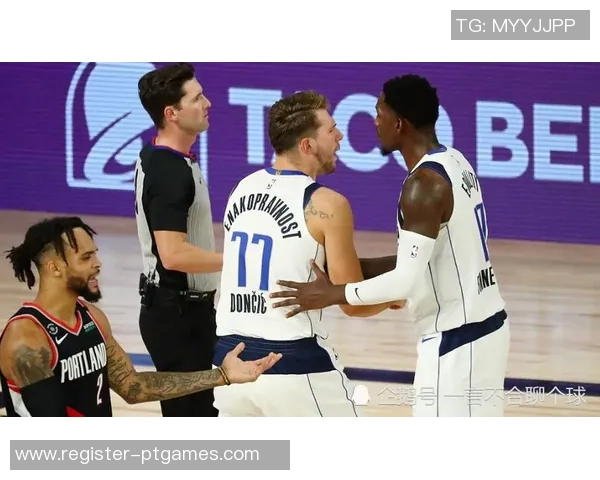 S15电竞赛后分析V5与FPX战术对决的关键策略与表现